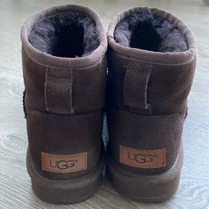 Ugg classic mini chocolate brown
